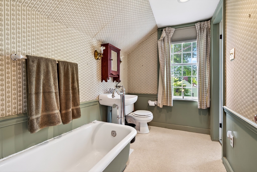 17 South Main Street Petersham, MA 01366 - Photo 23 of 42