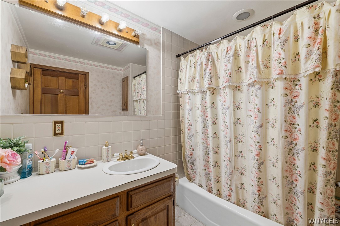 136 Mapleview Road Cheektowaga, NY 14225 - Photo 18 of 29