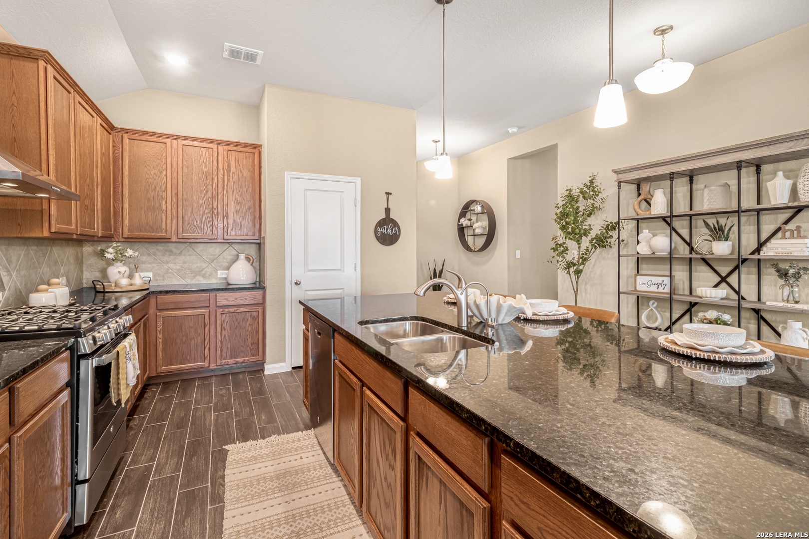 622 Chambers Ranch San Antonio, TX 78245 - Photo 10 of 25