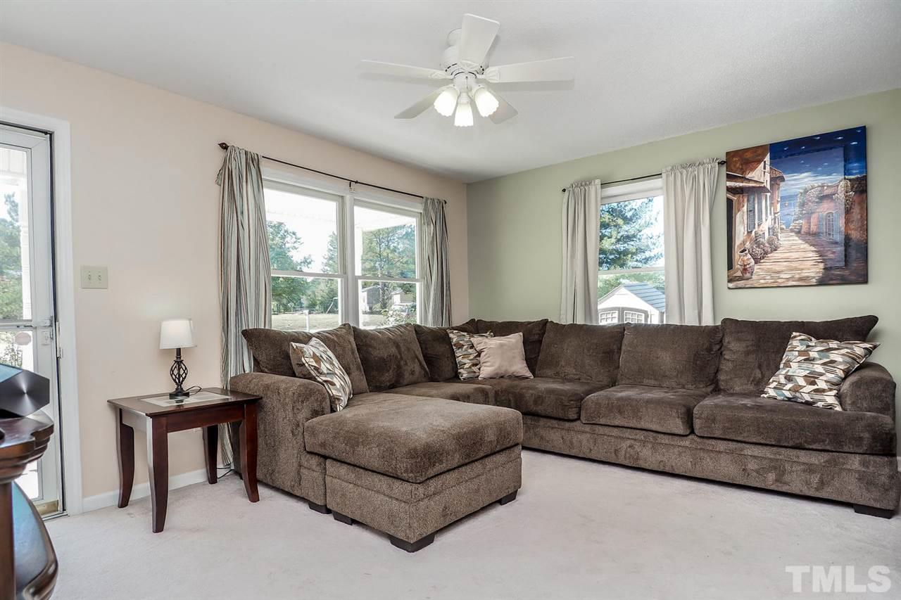 105 Howard Road Fuquay-Varina, NC 27526 - Photo 4 of 19 Gallery Image 4