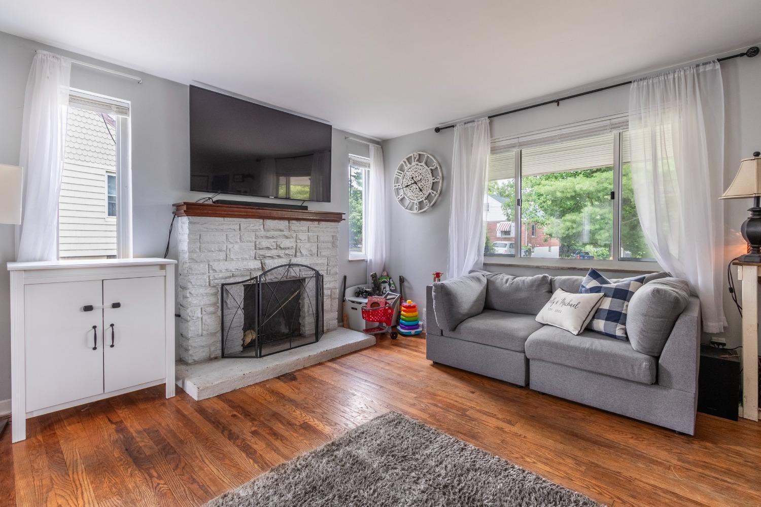 3876 Tower Road Cincinnati, OH 45248 - Photo 8 of 36