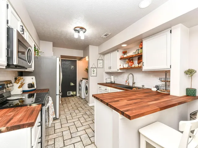 $239,950 | 7505 Chatterton Drive, Indianapolis, IN 46254