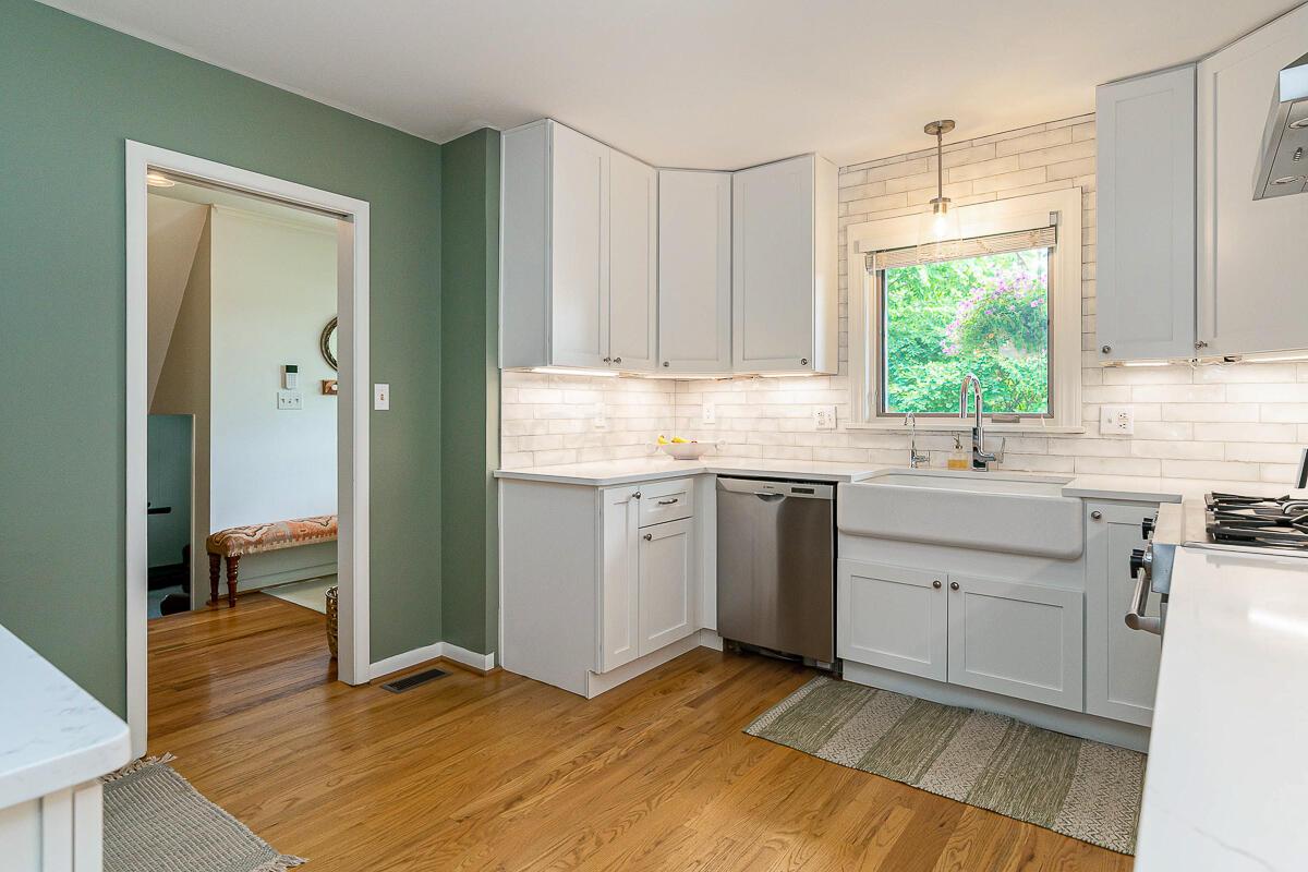 3269 Somerford Road Columbus, OH 43221 - Photo 5 of 36 3269_Somerford_Rd-21