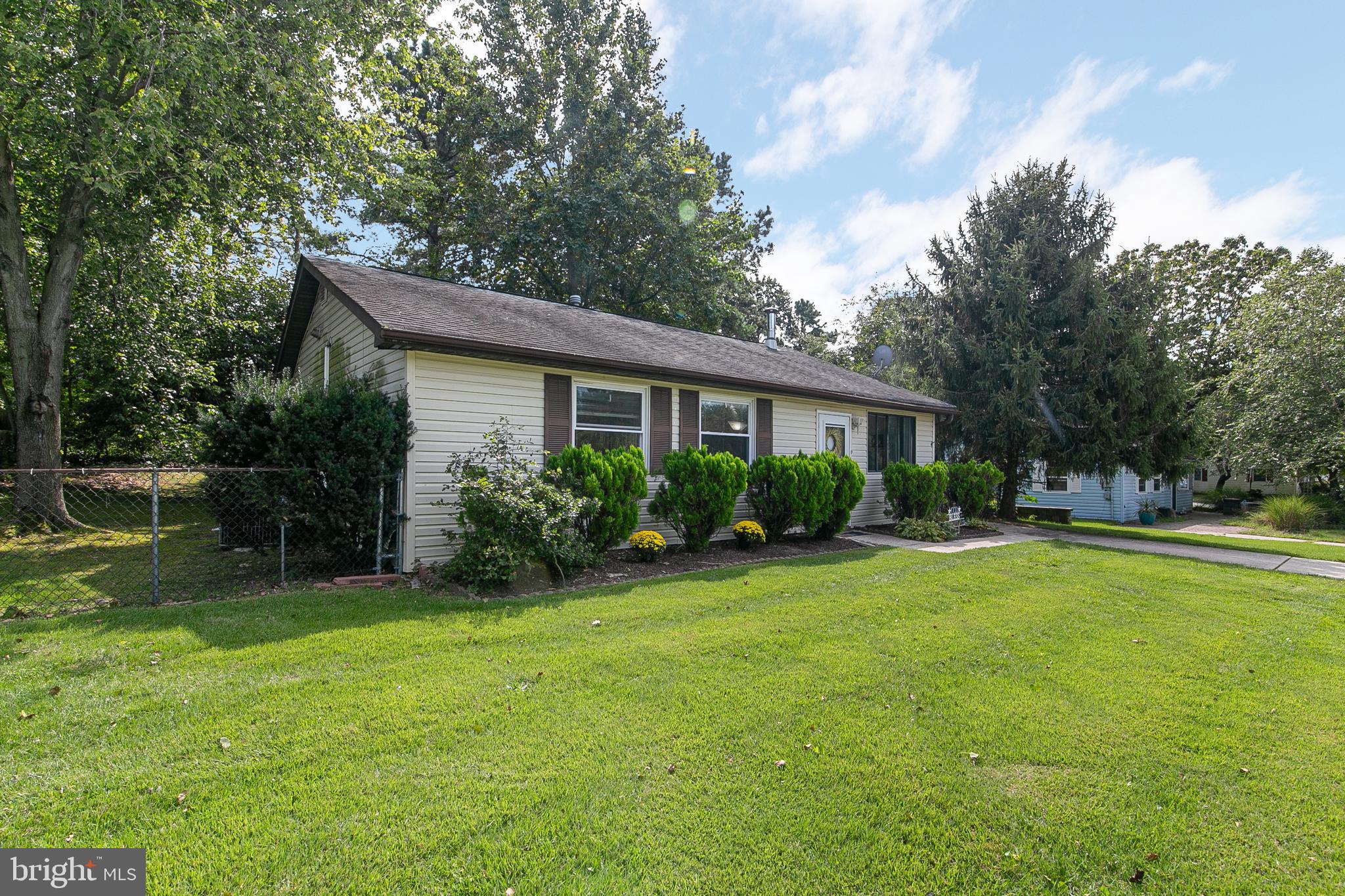26 Ray Smith Road Sicklerville, NJ 08081 - Photo 2 of 25 Front of house
