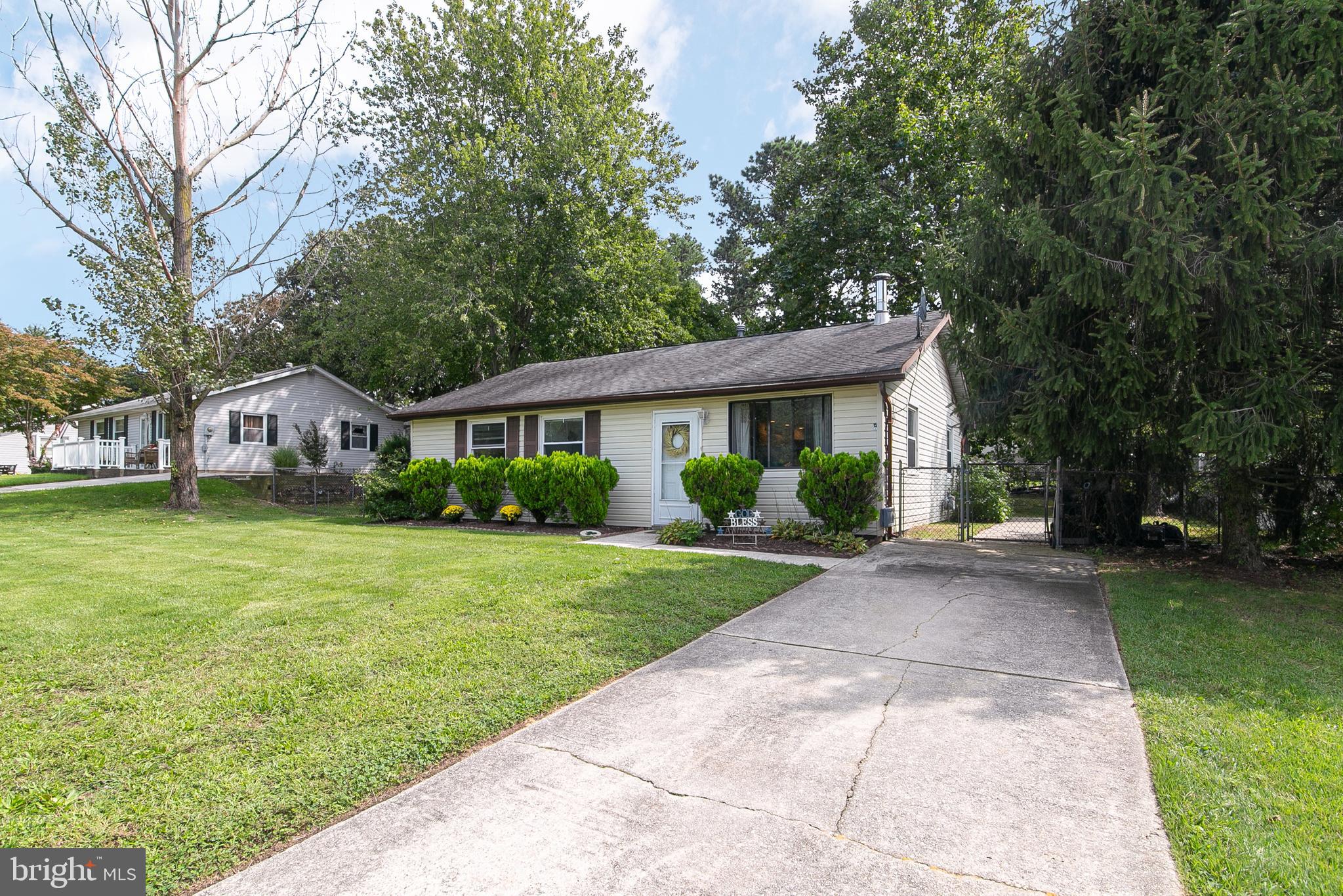 26 Ray Smith Road Sicklerville, NJ 08081 - Photo 3 of 25 side view
