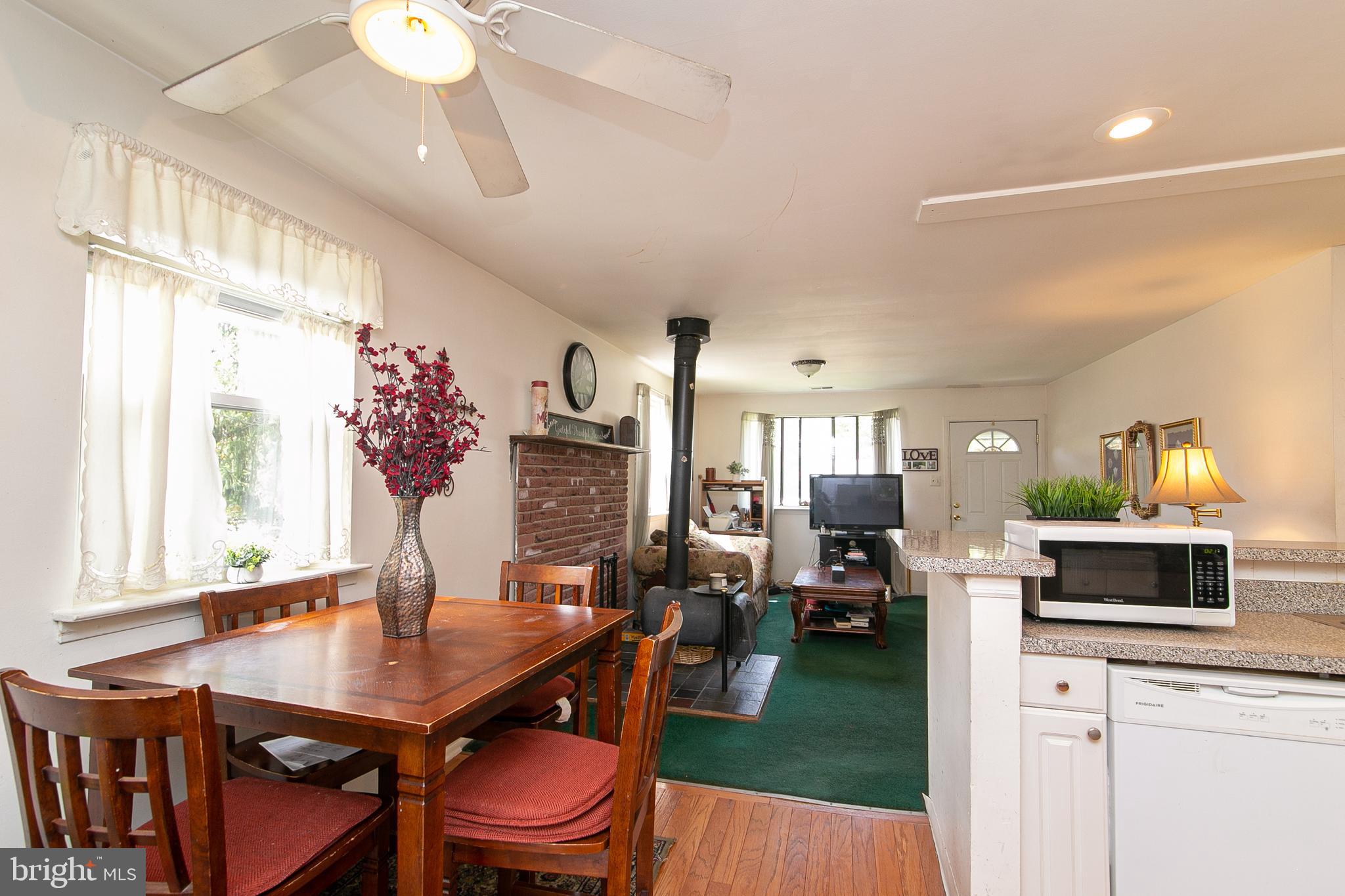 26 Ray Smith Road Sicklerville, NJ 08081 - Photo 10 of 25 dining room