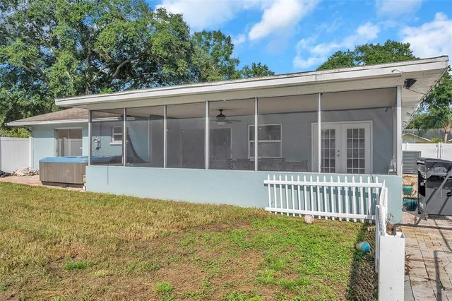 $3,350 | 1520 Windmill Pointe Road, Palm Harbor, FL 34685