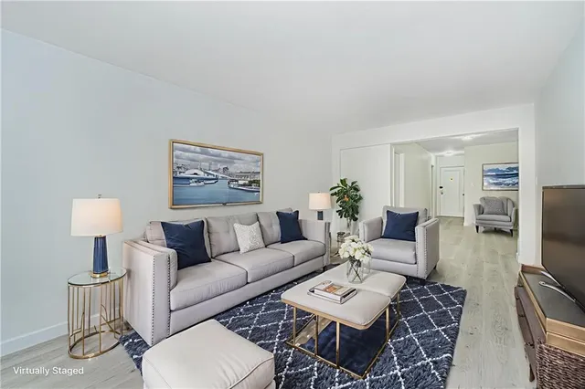 $655,000 | 221 McDonald Avenue, Unit 5C | Windsor Terrace