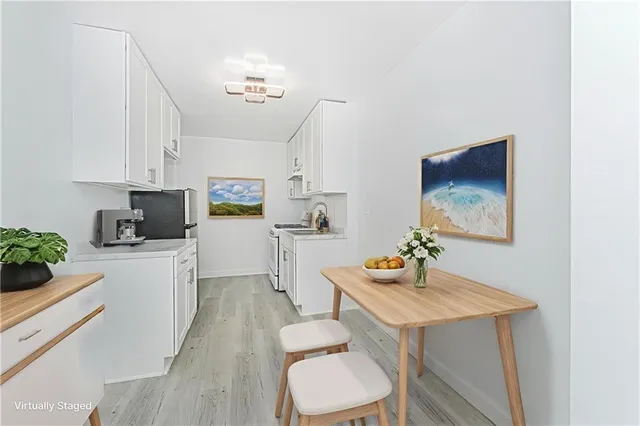 $655,000 | 221 McDonald Avenue, Unit 5C | Windsor Terrace