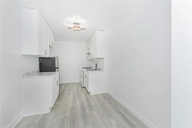 $655,000 | 221 McDonald Avenue, Unit 5C | Windsor Terrace