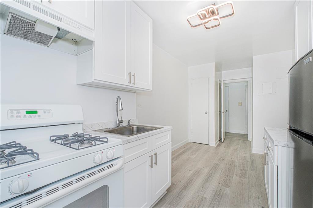 221 McDonald Avenue, Unit 5C Brooklyn, NY 11218 - Photo 6 of 11 Kitchen