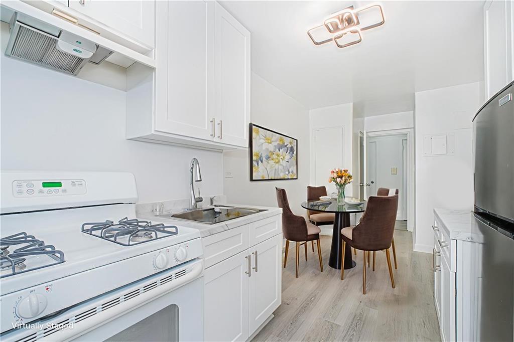 221 McDonald Avenue, Unit 5C Brooklyn, NY 11218 - Photo 7 of 11 Kitchen