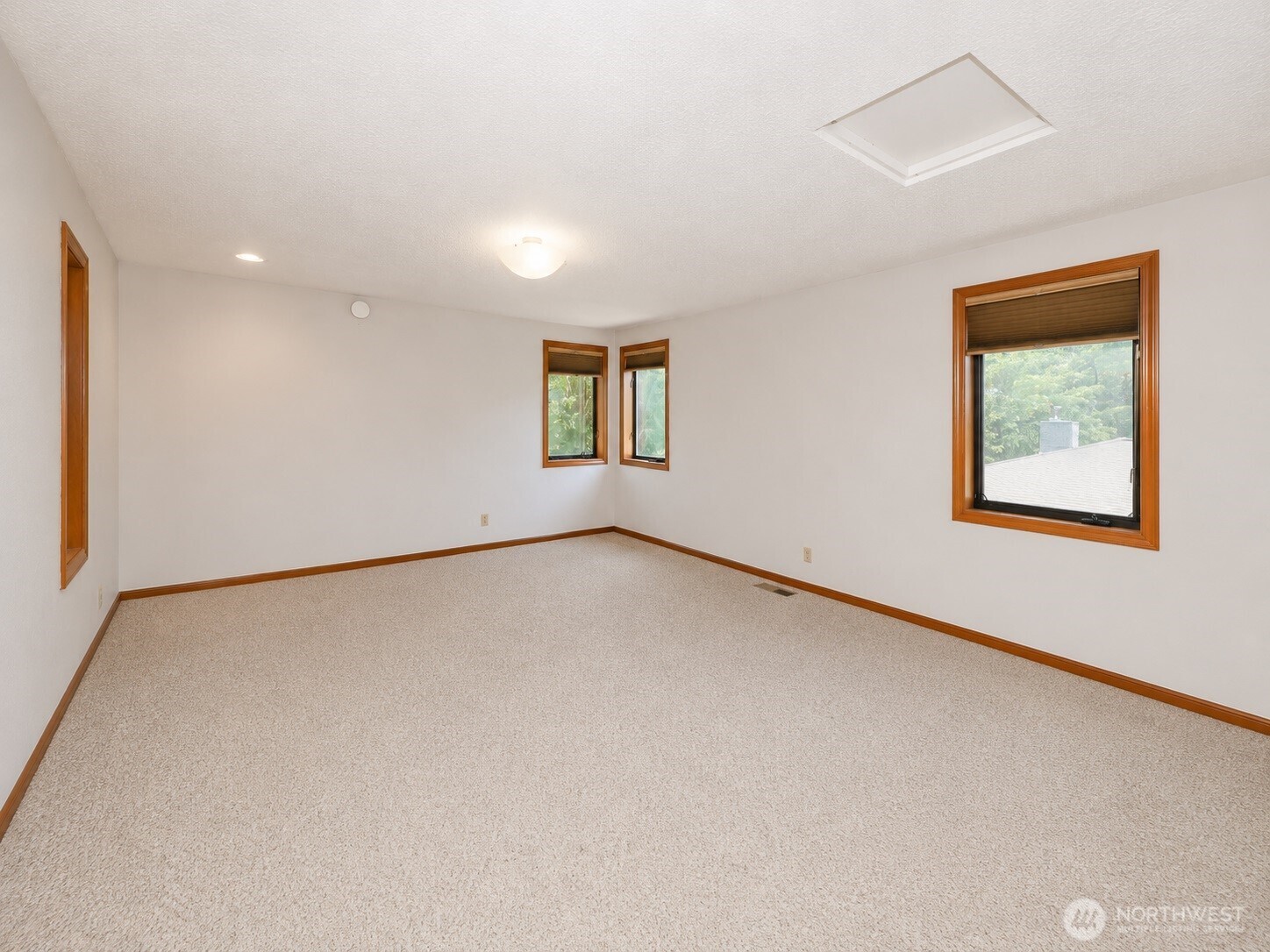 10820 Northeast 183rd Court Bothell, WA 98011 - Photo 17 of 40