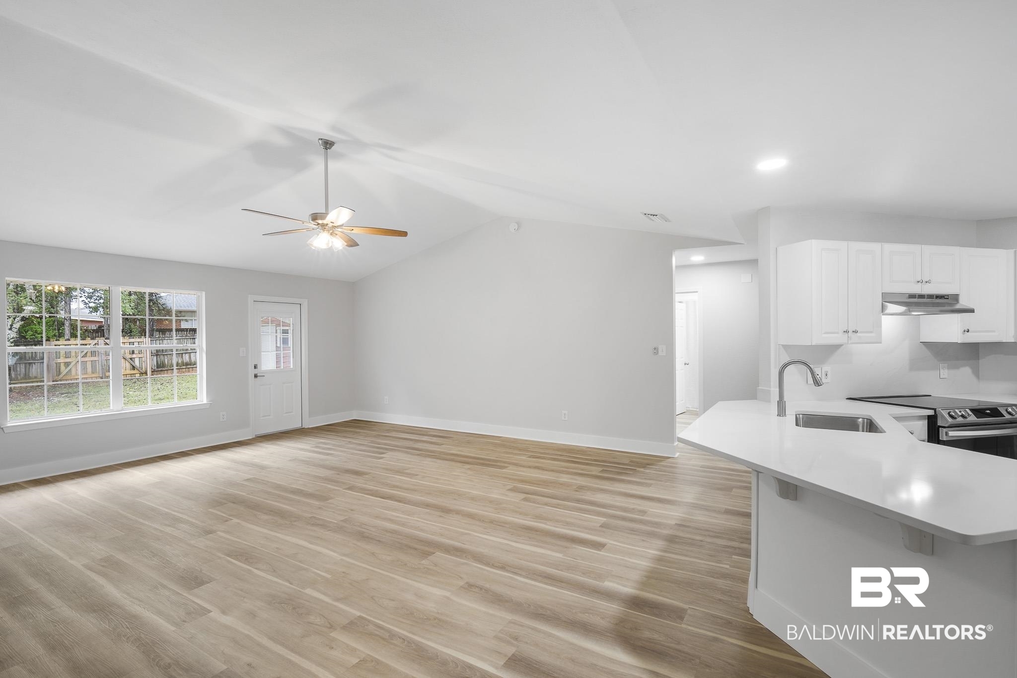 11648 Balsam Court Daphne, AL 36527 - Photo 7 of 32