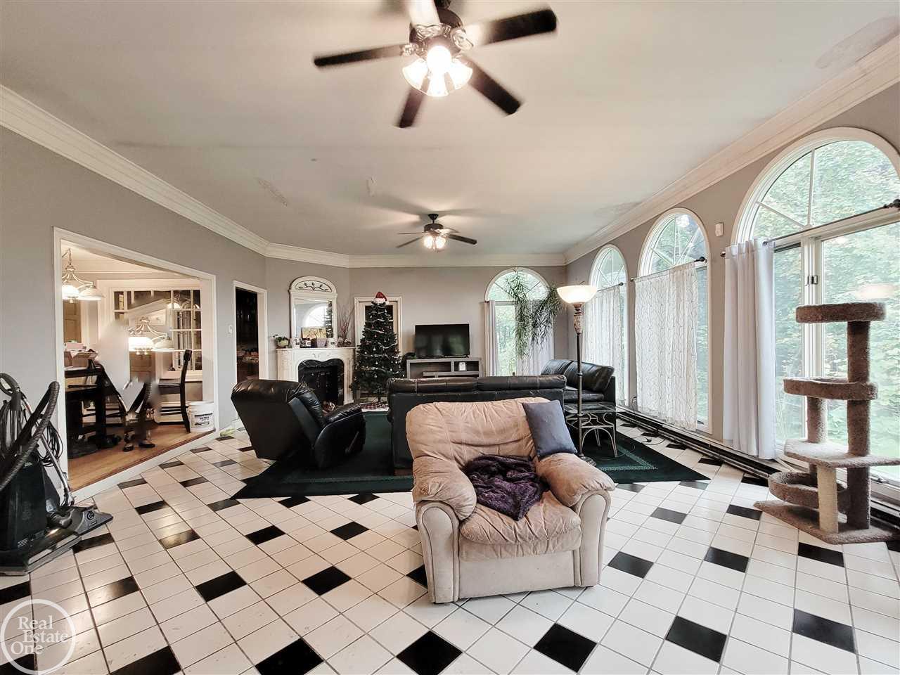4090 North Rochester Road Rochester, MI 48306 - Photo 4 of 46