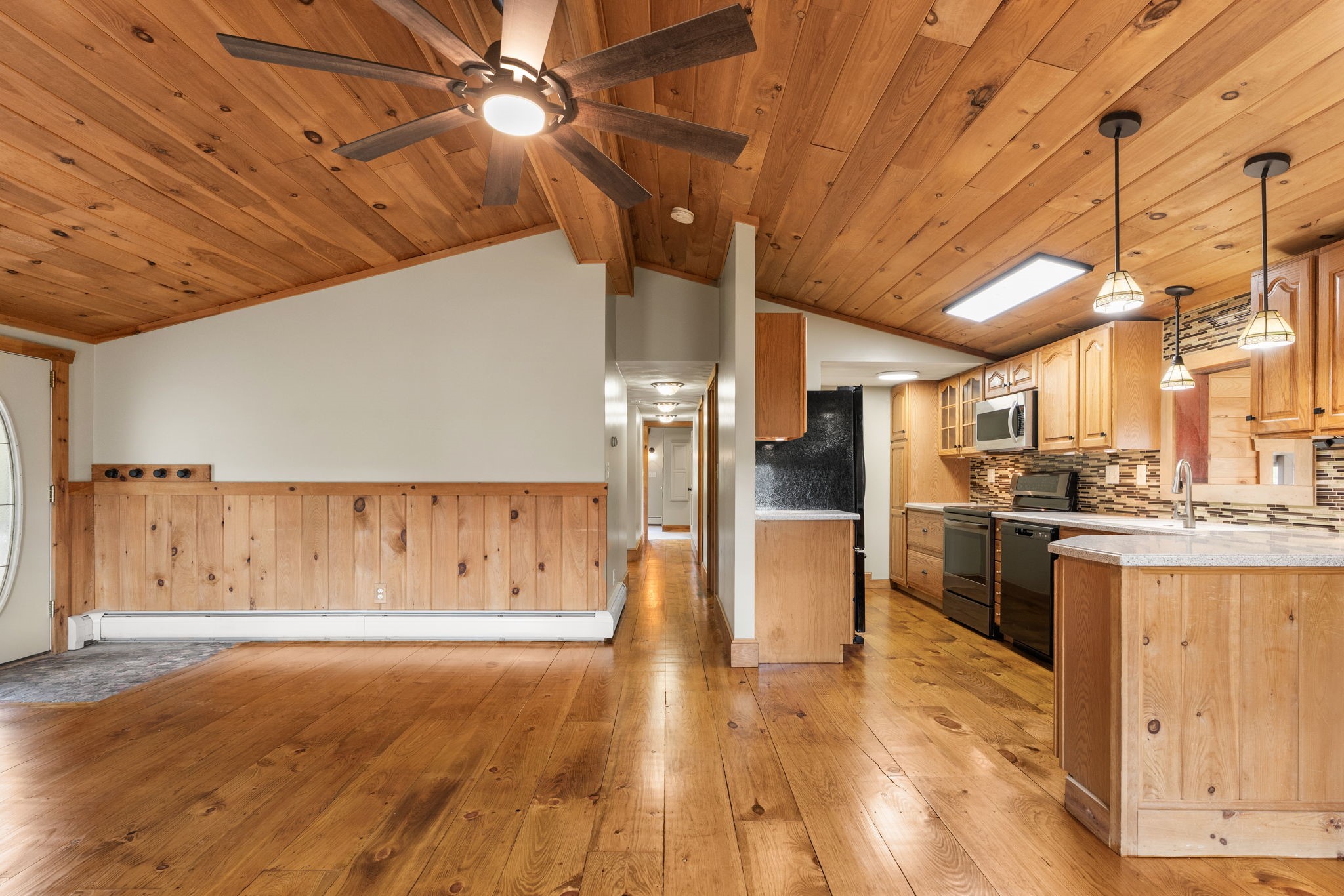 395 Hardy Road Johnson City, NY 13790 - Photo 2 of 41