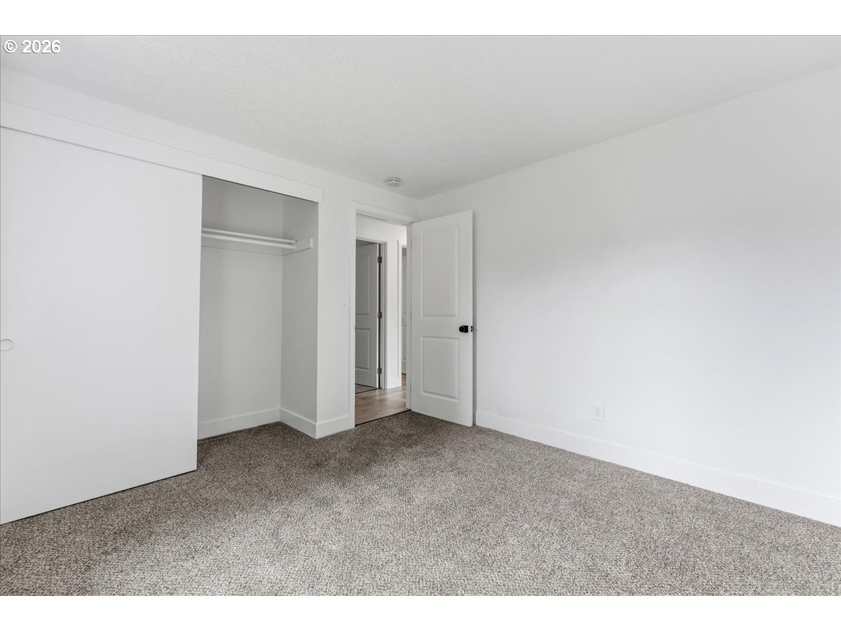 8970 Southwest Reiling Street Portland, OR 97224 - Photo 14 of 30