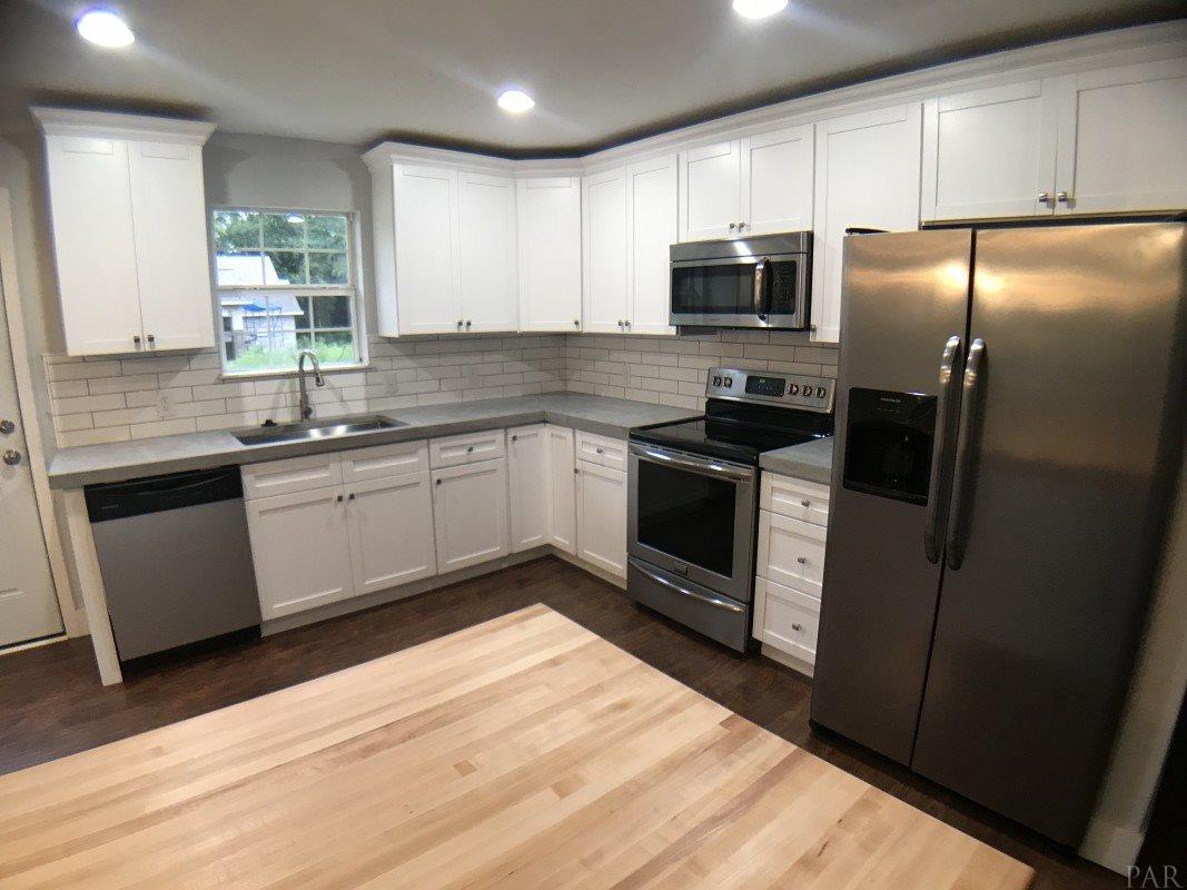 4163 Woodville Road Milton, FL 32583 - Photo 2 of 13