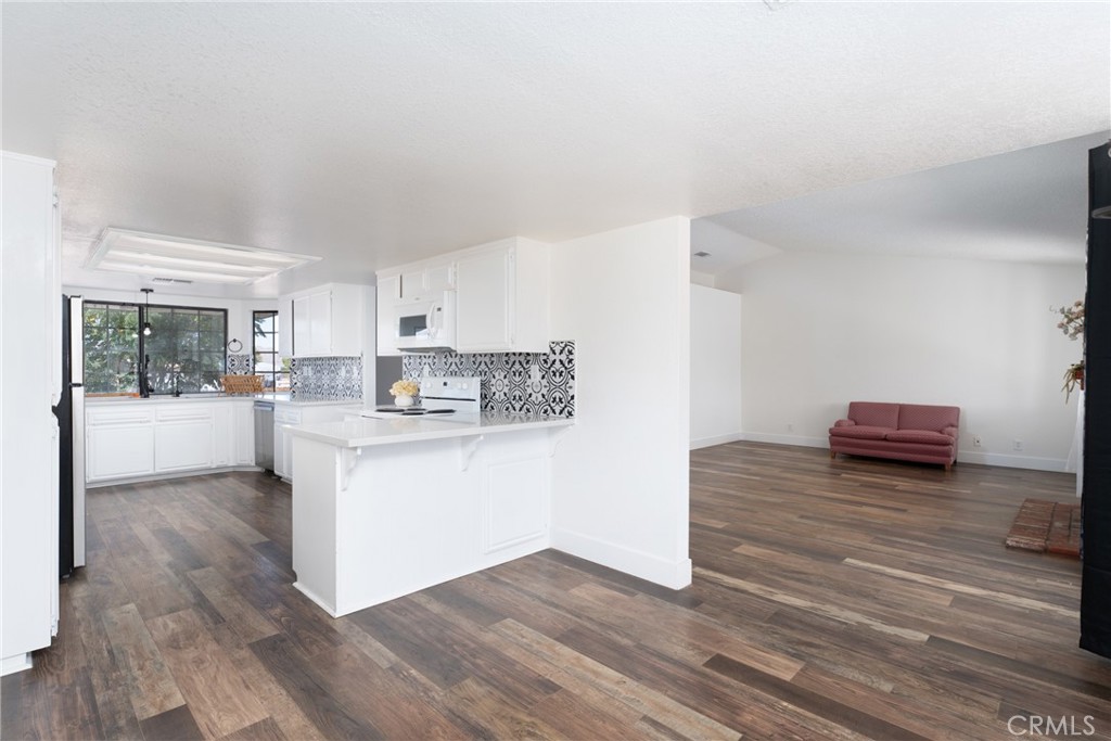 16433 Ocotilla Road Apple Valley, CA 92307 - Photo 15 of 43