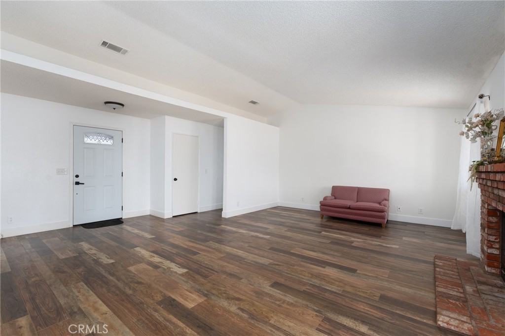 16433 Ocotilla Road Apple Valley, CA 92307 - Photo 9 of 43