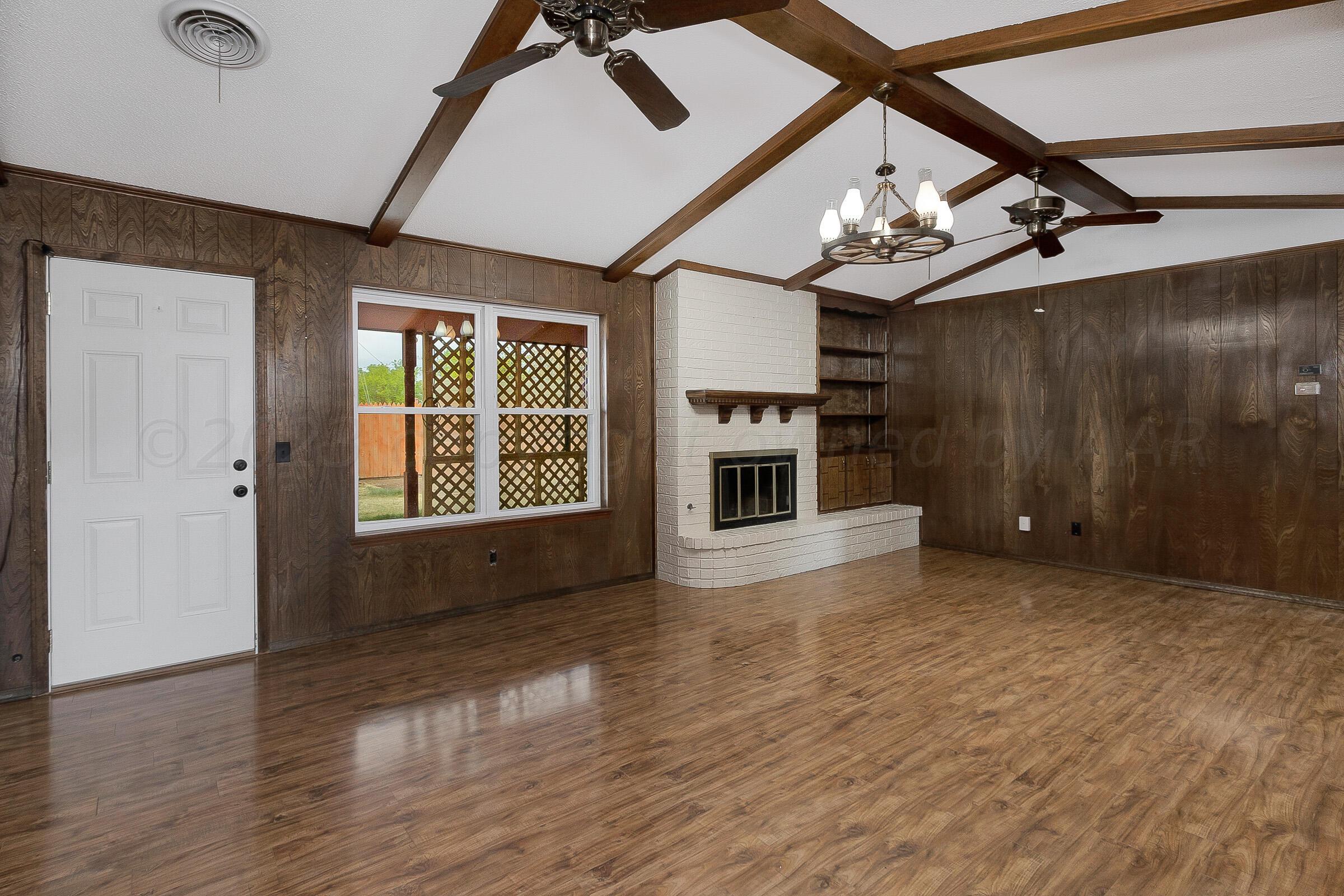 4600 Scotswood Drive Amarillo, TX 79110 - Photo 7 of 24 014_Living Room 2