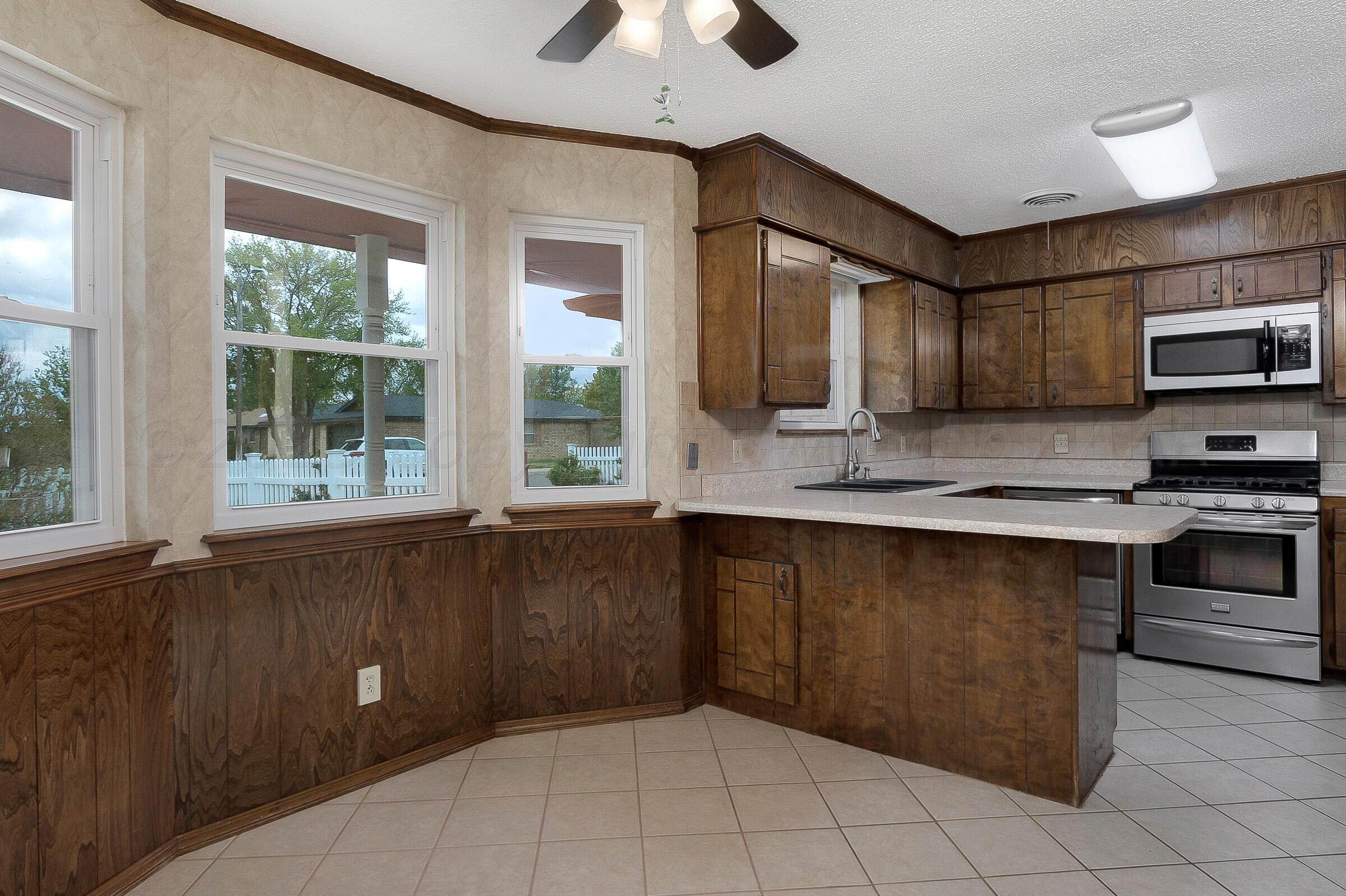 4600 Scotswood Drive Amarillo, TX 79110 - Photo 8 of 24 007_Dining And Kitchen