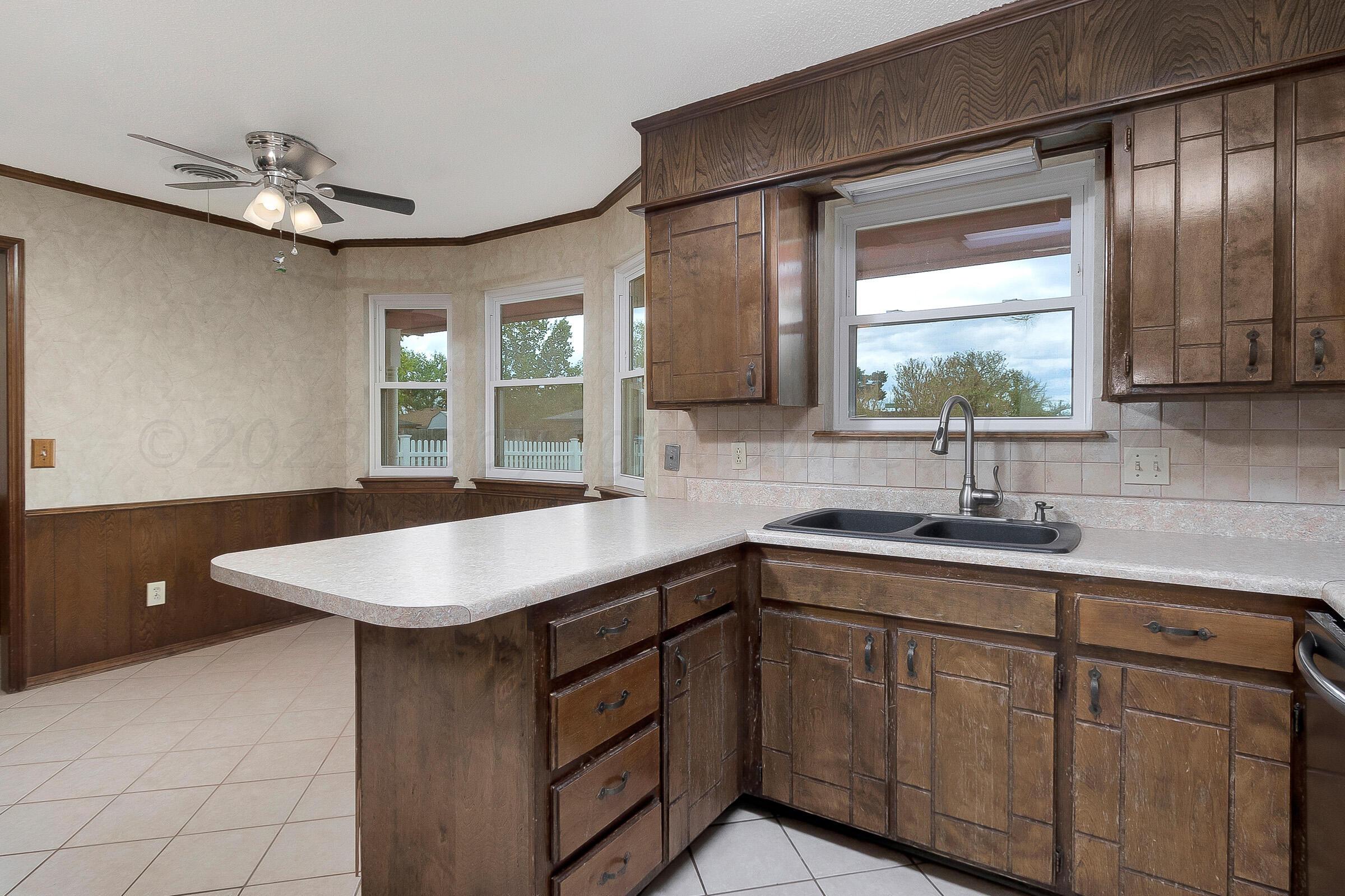 4600 Scotswood Drive Amarillo, TX 79110 - Photo 10 of 24 011_Kitchen 2