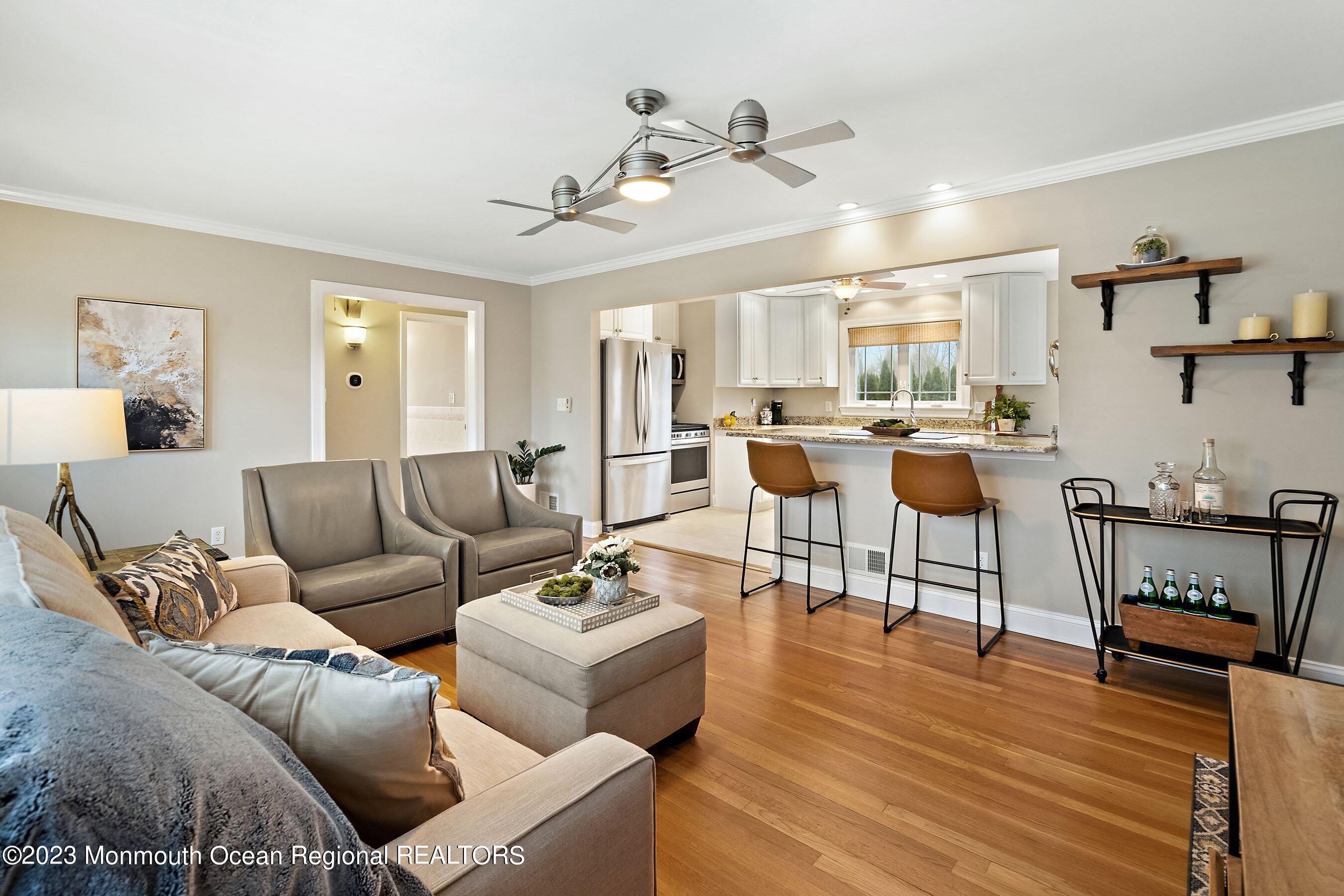 554 Hopping Road Belford, NJ 07718 - Photo 7 of 26 10-Int19 Living