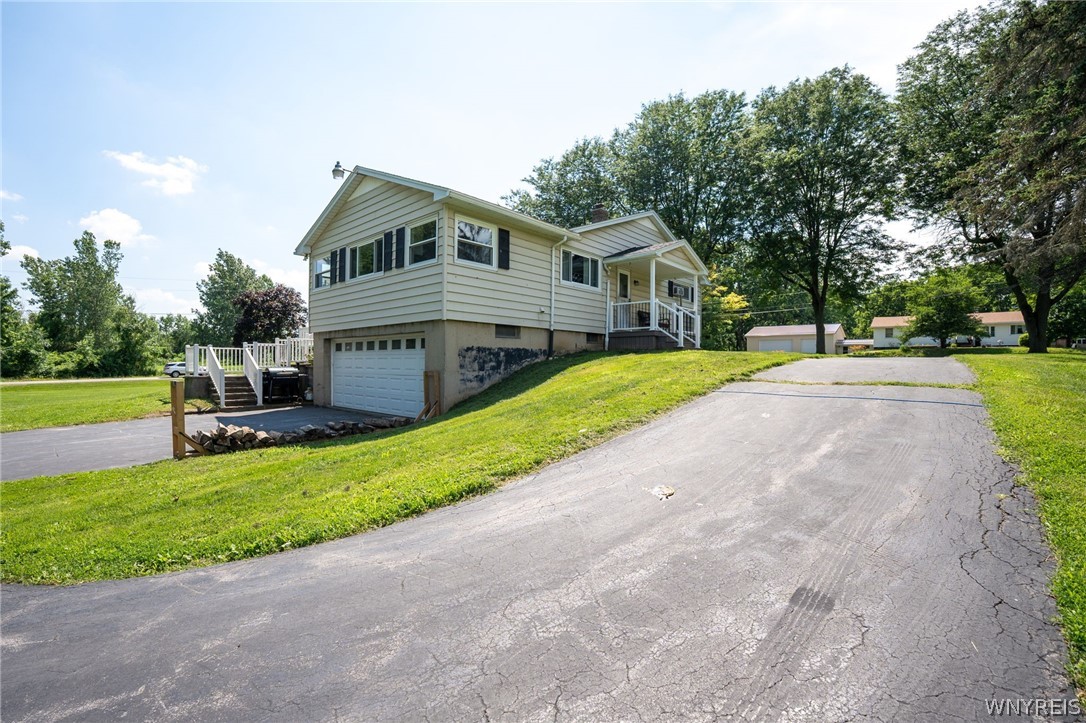 1359 Roberts Road Alabama, NY 14013 - Photo 2 of 33