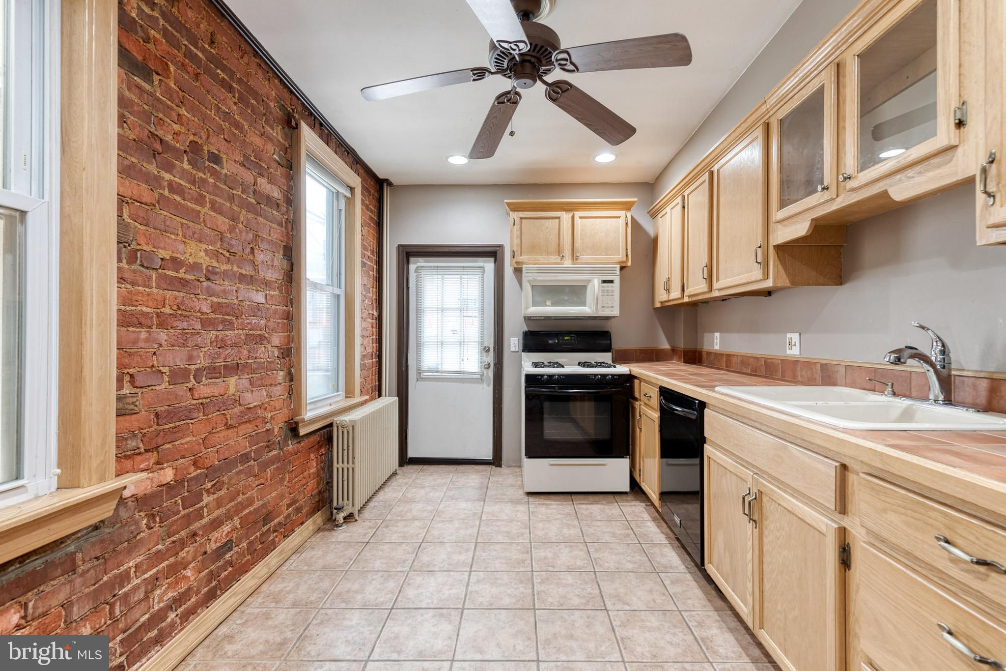 809 South Glover Street Baltimore, MD 21224 - Photo 5 of 12