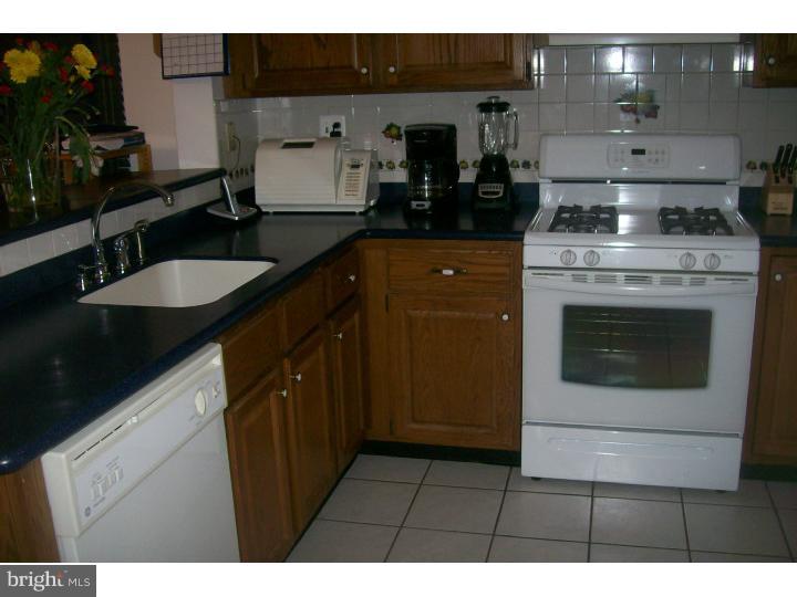 2240 Rittenhouse Square Bensalem, PA 19020 - Photo 12 of 23 Kitchen