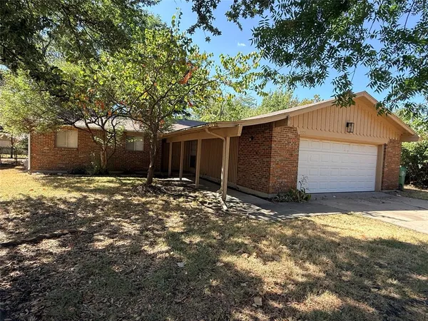 $2,100 | 1225 Cordell Street, Denton, TX 76201