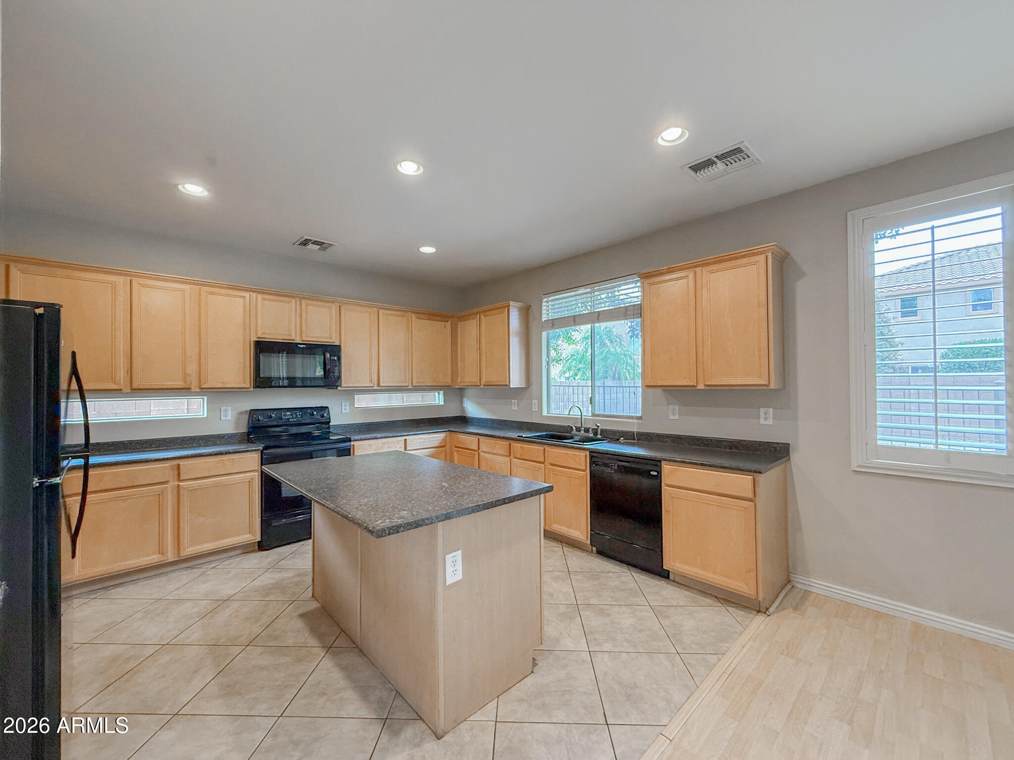 17647 West Rimrock Street Surprise, AZ 85388 - Photo 9 of 43 IMG_4771