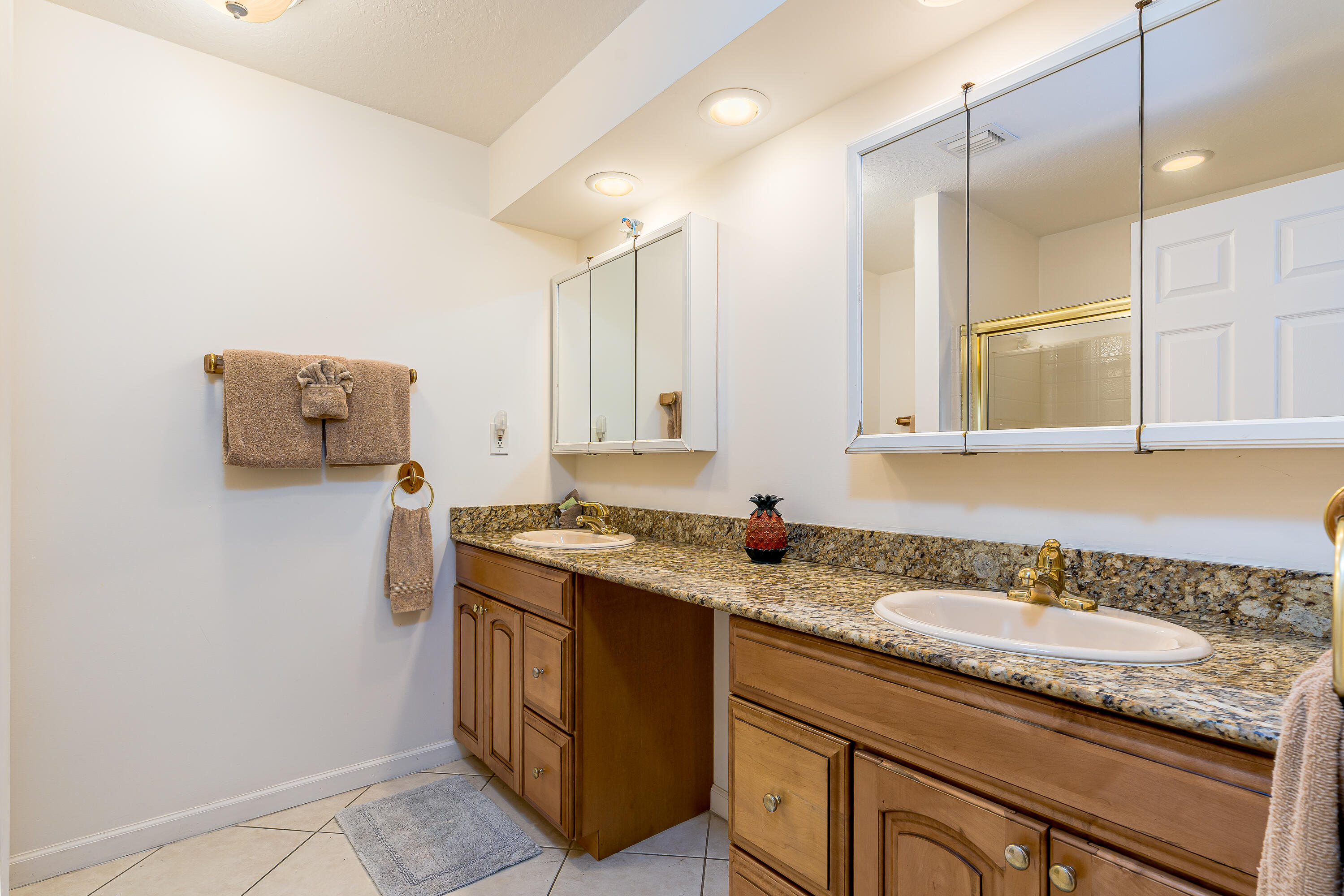 260 Sadowski Causeway Key Colony Beach, FL 33051 - Photo 22 of 50 Primary Bathroom