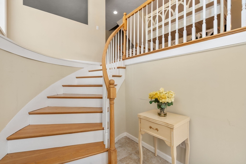 28 Patriots Boulevard, Unit 28 Hopkinton, MA 01748 - Photo 22 of 28 a view of entryway