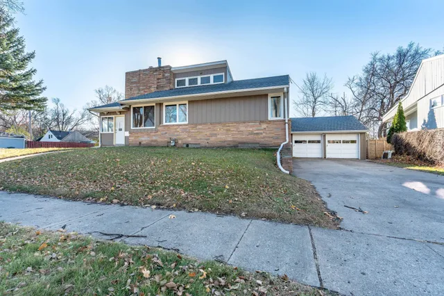 $285,000 | 1015 11th Avenue South, Moorhead, MN 56560