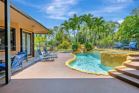 $1,095,000 | 13664 60th Street North, West Palm Beach, FL 33411