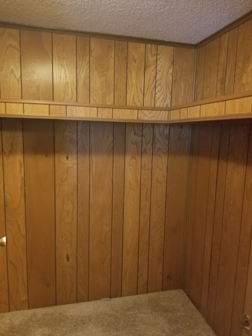 259 Parkwood Road Elgin, IL 60123 - Photo 15 of 18 a view of an empty room