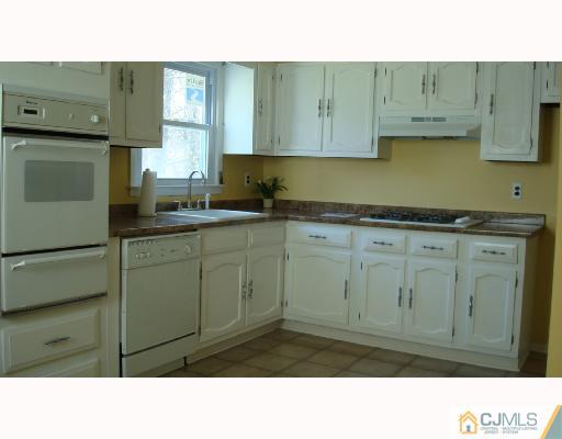 118 Kimberly Road Colonia, NJ 07067 - Photo 4 of 5 Gallery Image 4