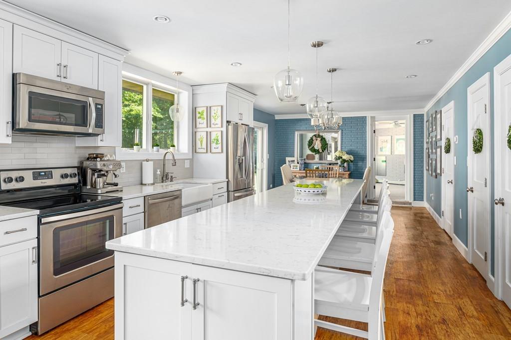 81 Townsend Road Scituate, MA 02066 - Photo 2 of 30 Gallery Image 2