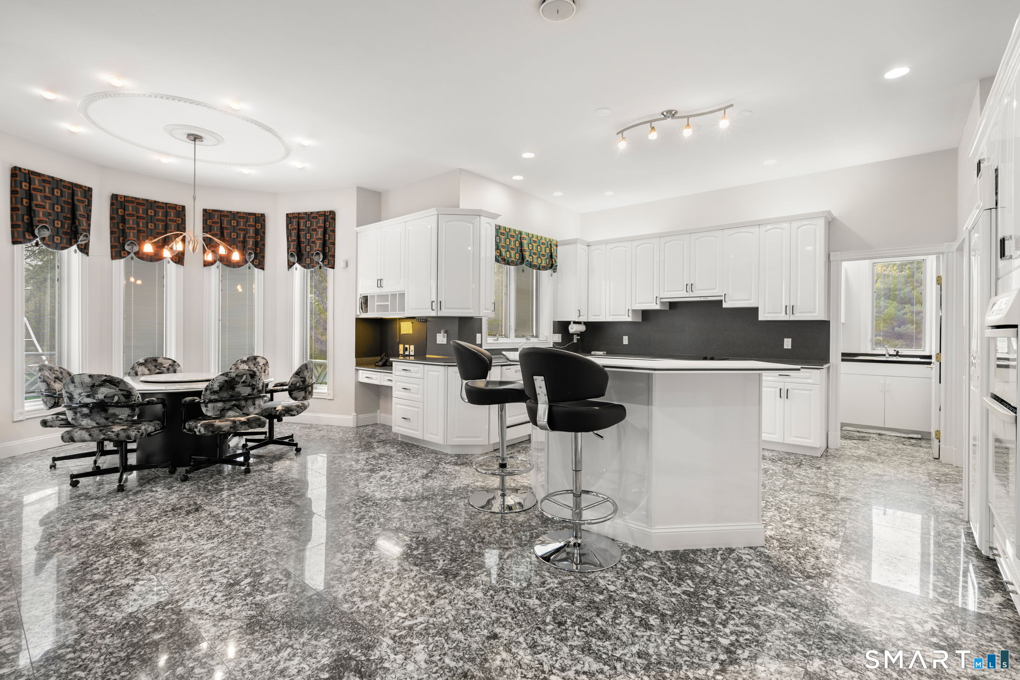 10 Faldu Road Windsor, CT 06095 - Photo 6 of 38