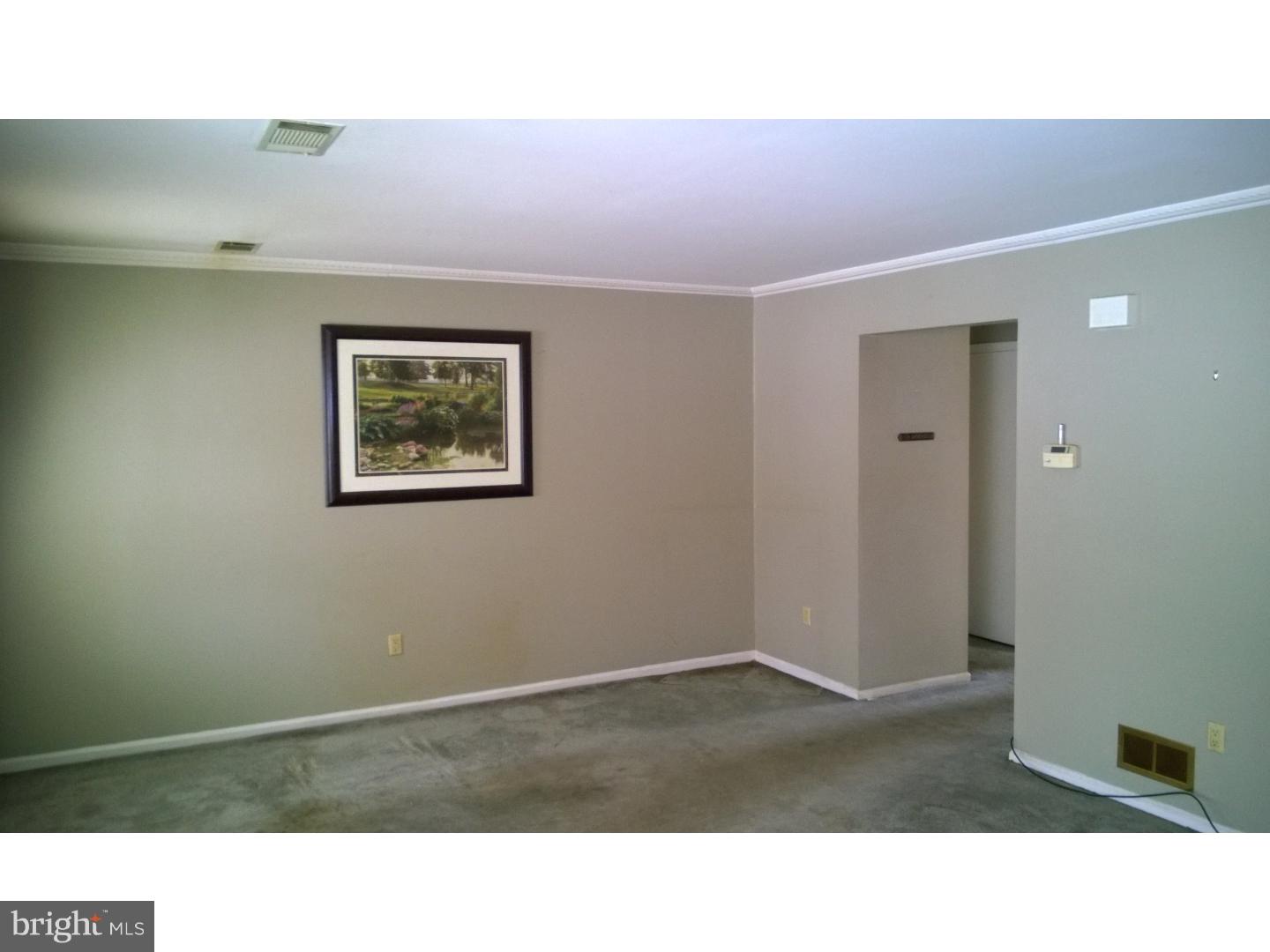152 Kulp Road Harleysville, PA 19438 - Photo 4 of 10 Living Room