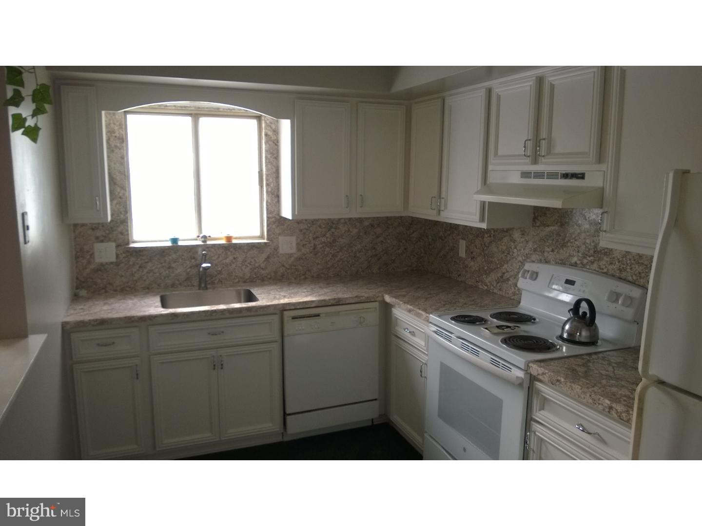 152 Kulp Road Harleysville, PA 19438 - Photo 7 of 10 Kitchen