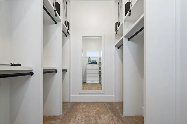 $868,418 | 2520 Northeast Woodland Oak Circle, Lee's Summit, MO 64086