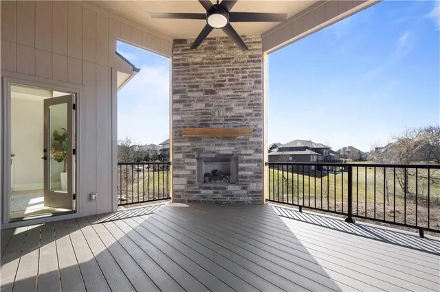 $868,418 | 2520 Northeast Woodland Oak Circle, Lee's Summit, MO 64086