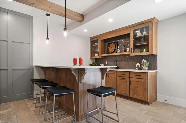 $868,418 | 2520 Northeast Woodland Oak Circle, Lee's Summit, MO 64086