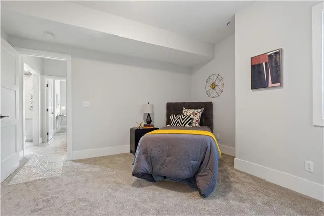 $868,418 | 2520 Northeast Woodland Oak Circle, Lee's Summit, MO 64086