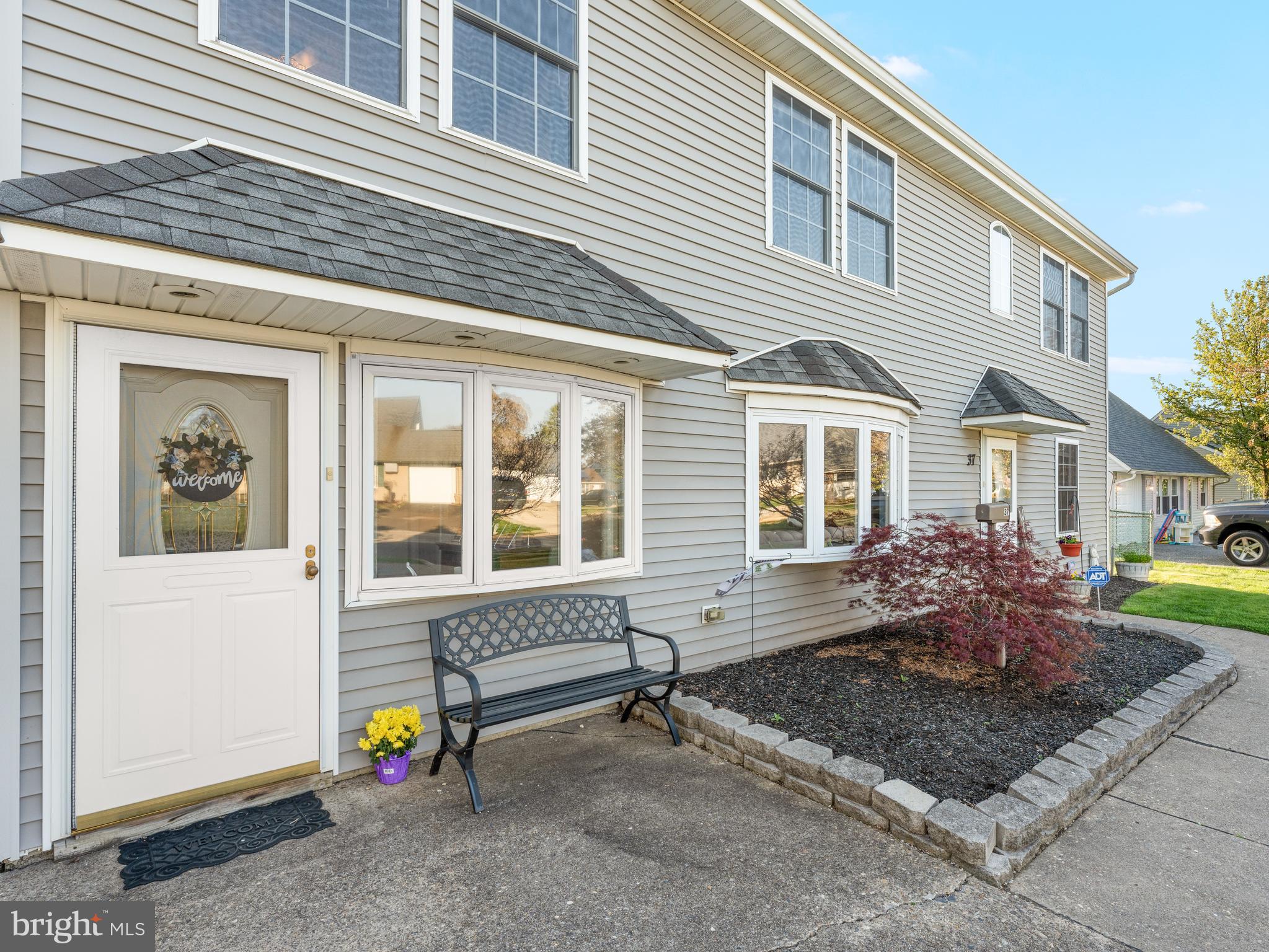 37 Canoebirch Road Levittown, PA 19057 - Photo 5 of 38