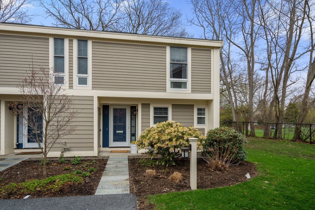 11 Oak Street, Unit 16 Wellesley, MA 02482 - Photo 19 of 27