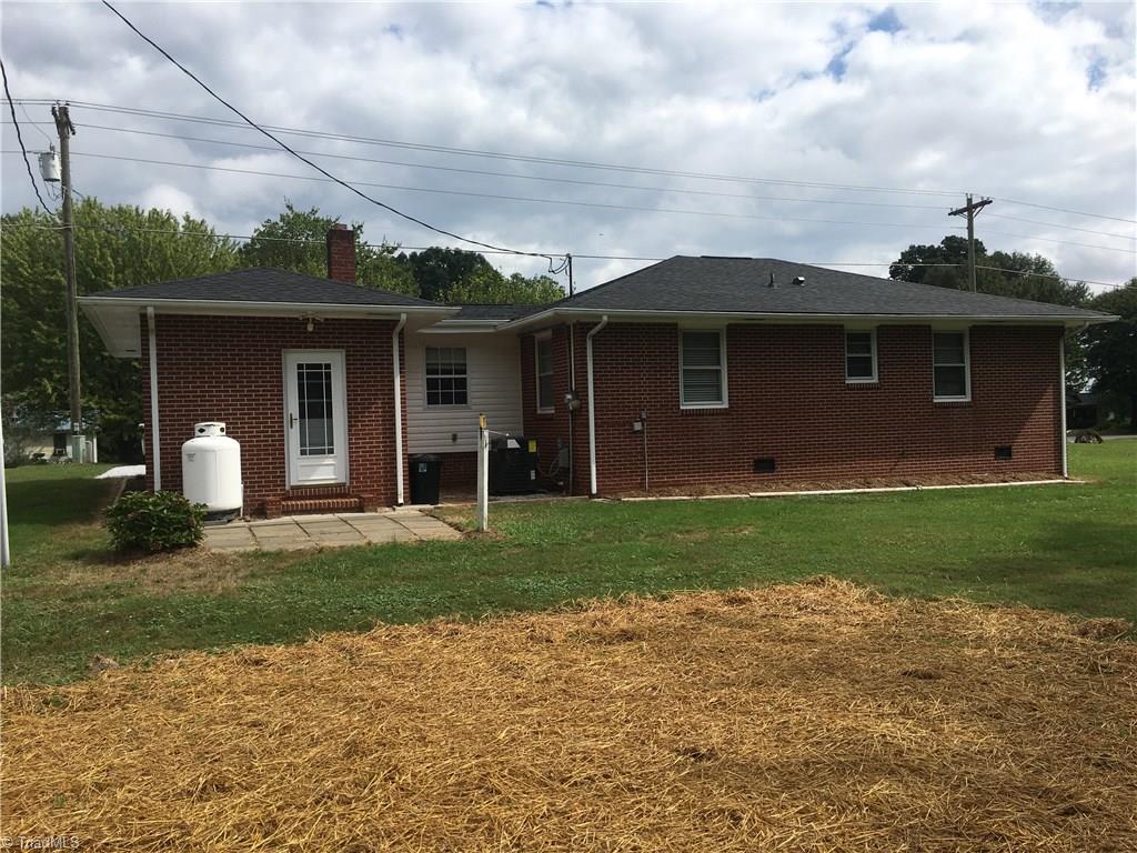 2084 Red Brush Road Mount Airy, NC 27030 - Photo 15 of 19 Gallery Image 15
